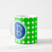 Mug Monogramme de point Polka bleu et vert (Devant gauche)