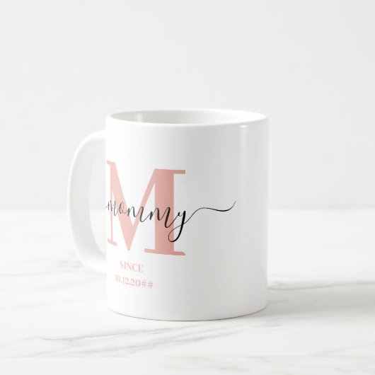 Mug Monogramme de script élégant maman (Devant gauche)