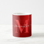 Mug Monogramme de signature rouge métallique<br><div class="desc">Créez votre propre nom personnalisé et une tasse de café monogrammée pour une demoiselle d'honneur. L'art numérique en faux métal rouge sera imprimé comme une photo. Le monogramme contemporain rouge et blanc avec élégante conception de calligraphie de style signature peut être customisé.</div>