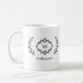 Mug Monogramme élégant moderne Couronne de laurier Mar (Gauche)