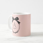 Mug Monogramme Élégant Noir Ruban Initial Chic Rose Pâ (Devant gauche)