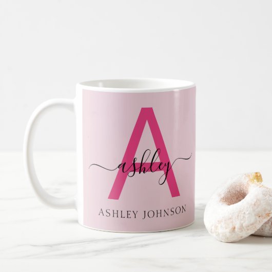 Mug Monogramme élégant rose chaud moderne (Avec donut)