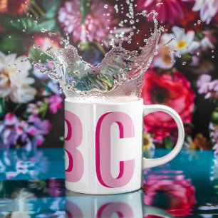 Mug Monogramme empilé gras rose à 3 lettres