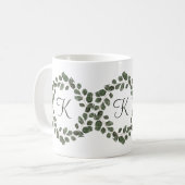 Mug Monogramme Feuilles d'Eucalyptus Élégant Moderne (Devant gauche)