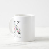 Mug Monogramme floral – Lettre K (Devant gauche)