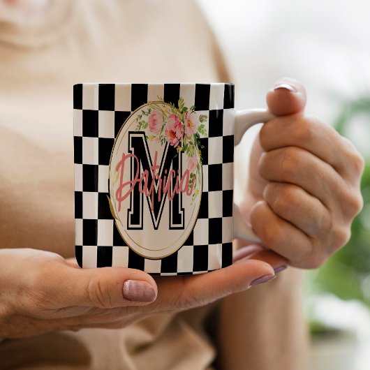 Mug monogramme floral rose damier noir et blanc
