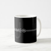 Mug Monogramme gris foncé, nom et bande géométrique (Devant droit)