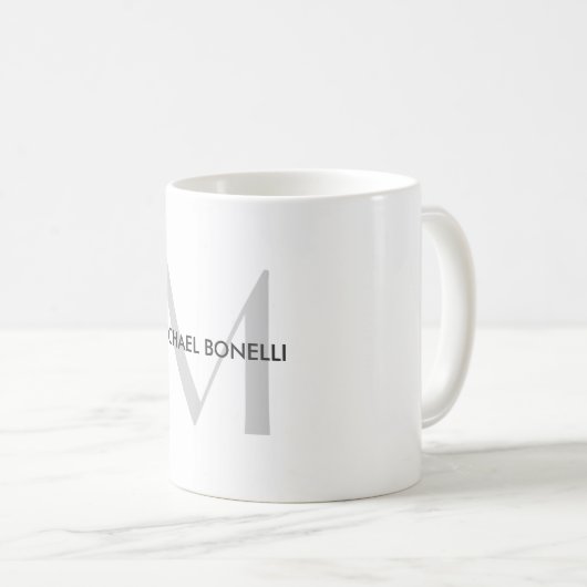 Mug Monogramme gris Noir Nom blanc (Devant droit)