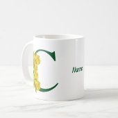 Mug Monogramme initial C personnalisé narcisse (Devant gauche)