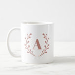 Mug Monogramme initial personnalisé minimaliste de la<br><div class="desc">© Gorjo Designs. Fait pour vous via la plateforme Zazzle.</div>