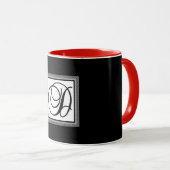 Mug Monogramme Initiale D Rouge à l'Intérieur Noir à l (Devant droit)