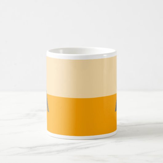 Mug Monogramme Jaune Daffodique moderne (Centre)