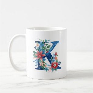 Mug Monogramme K avec design floral décoratif