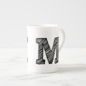 Mug monogrammé : Lettre "M" (Devant droit)