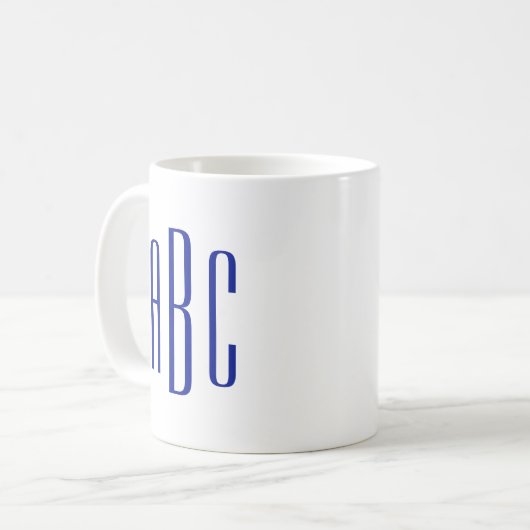 Mug Monogramme moderne à trois lettres bleu royal (Devant gauche)