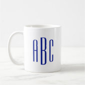 Mug Monogramme moderne de trois lettres bleu royal (Gauche)