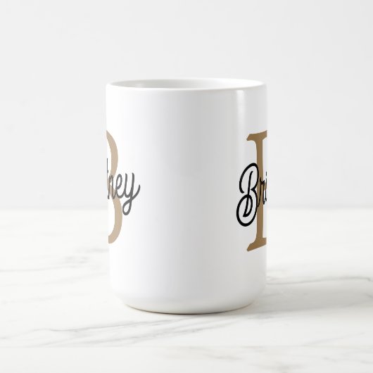 Mug Monogramme moderne élégant Nom Black Gold Script (Centre)