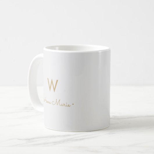 Mug Monogramme moderne gris clair or script (Devant gauche)