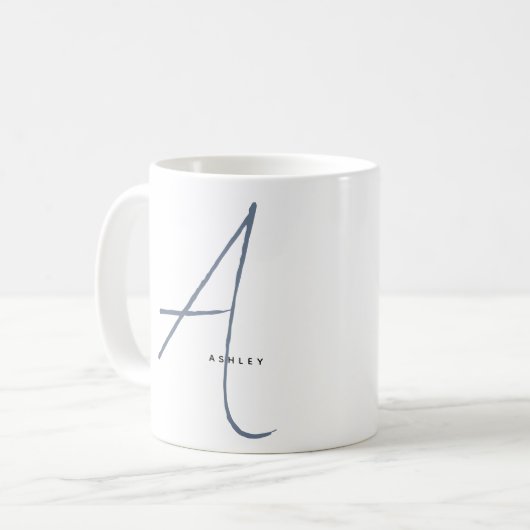 Mug Monogramme moderne surdimensionné Initiale & Nom (Devant gauche)