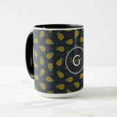 Mug Monogramme motif d'ananas noir rétro (Devant gauche)