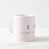 Mug Monogramme neutre rose pâle Nom (Devant gauche)