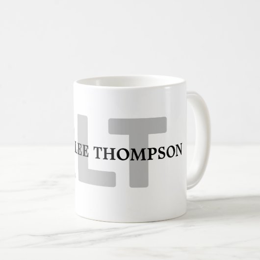 Mug monogramme noir simple (nom+initiales) clair (Devant droit)
