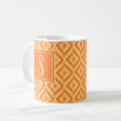 Mug Monogramme Orange Motif diamant à trois tons (Devant gauche)