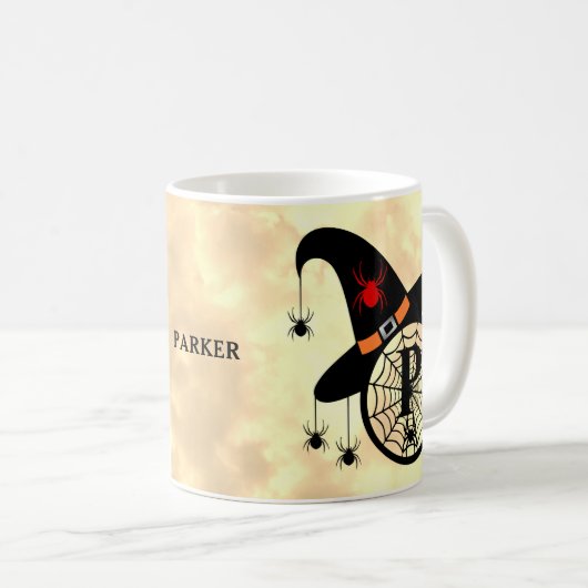 Mug Monogramme P Halloween Sky Witch Nom des araignées (Devant droit)