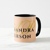 Mug Monogramme Peach Gold Black Nom Minimaliste Élégan (Devant droit)