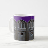 Mug Monogramme personnalisé en arc gothique Tudor en b (Devant gauche)