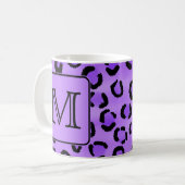 Mug Monogramme pourpre de coutume d'empreinte de (Devant gauche)