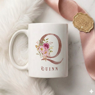 Mug Monogramme Q en lettre florale personnalisée en or