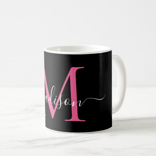 Mug Monogramme rose chaud noir fille Élégant Script (Devant droit)