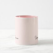 Mug Monogramme rose vif moderne Nom Signature Script (Centre)