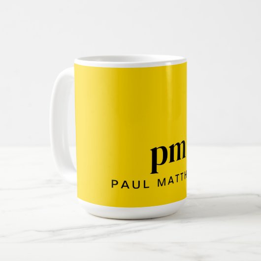 Mug Monogramme simple et nom de la moutarde jaune (Devant gauche)