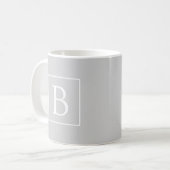 Mug Monogramme simple gris clair (Devant gauche)