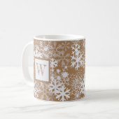 Mug Monogramme Snowflakes Gingpain Kraft Brown (Devant gauche)