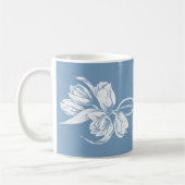Mug Monogramme Tulipes blanches sur Bleu pourri (Gauche)