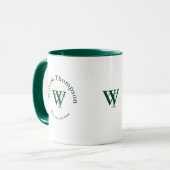 Mug monogramme typographique - logo personnalisé vert (Devant gauche)