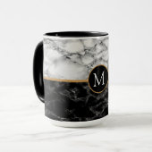Mug Monogramme Votre lettre Cadeau en marbre noir blan (Devant gauche)