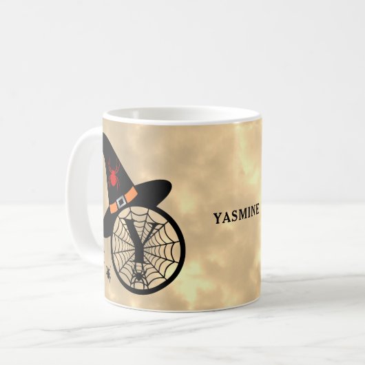 Mug Monogramme Y Halloween Sky Witch Nom des araignées (Devant gauche)