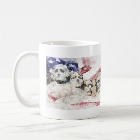 Mug Mont Rushmore avec drapeau américain agitant (Gauche)