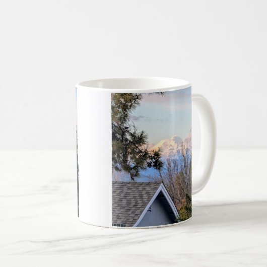 Mug Montagne distante (Devant droit)