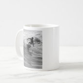 Mug Monter En Niveaux De Gris De Vague (Devant gauche)