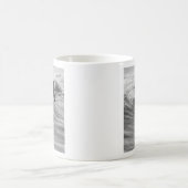 Mug Monter En Niveaux De Gris De Vague (Centre)