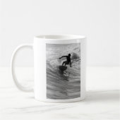 Mug Monter En Niveaux De Gris De Vague (Gauche)