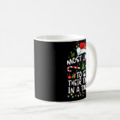 Mug Most Likely To Get Their Tinsel In A Tangle Family (Devant droit)