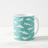 Mug Motif bleu blanc requins (Devant droit)