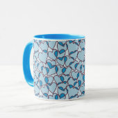 Mug Motif bleu moderne mignon de coeurs (Devant gauche)