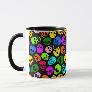 Mug Motif coloré de crânes dans le noir